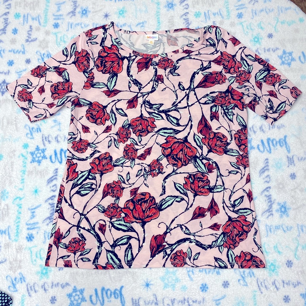 Lularoe GiGi Shirt